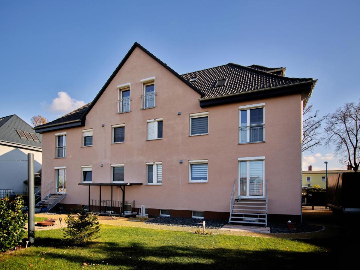 Gaeste- Und Ferienwohnung In Der Sportstadt Riesa Luaran gambar